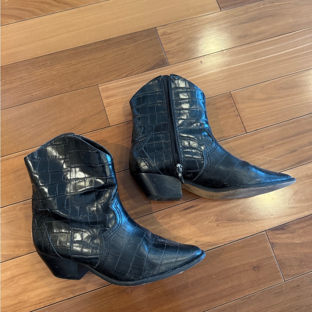 Schutz briani Black Croc-Embossed Ankle Boots